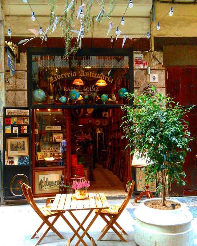 Las 5 librerías más bonitas de España 5 Librería Anticuaria Rafael Solaz, Valencia,-min