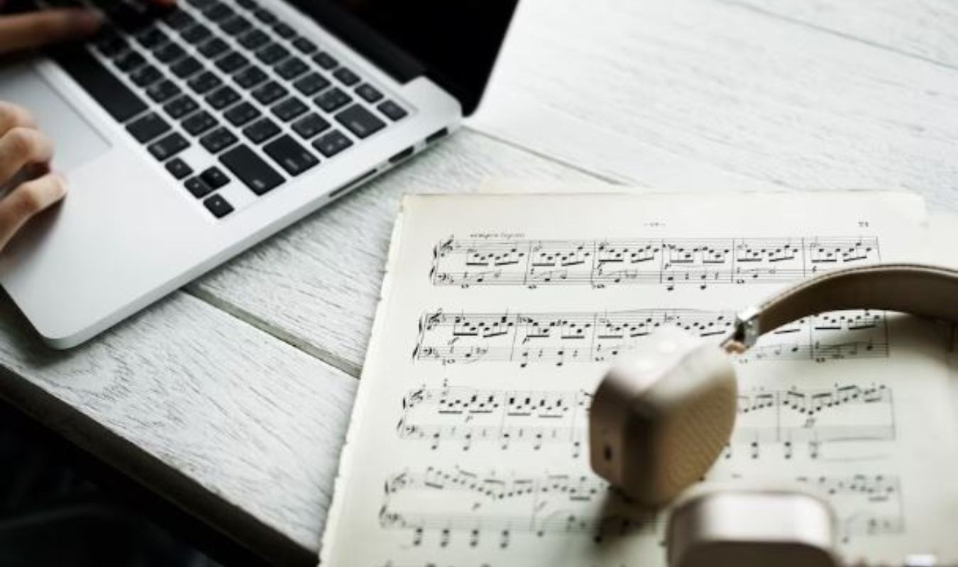 Cómo la Inteligencia Artificial puede Enriquecer la Creatividad de los Estudiantes en la Educación Musical en Instituciones de Educación Superior 2 Cómo la Inteligencia Artificial puede Enriquecer la Creatividad de los Estudiantes en la Educación Musical en Instituciones de Educación Superior 2