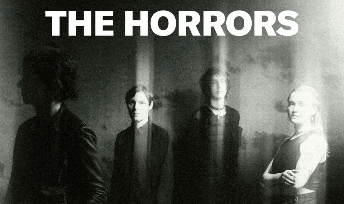The Horrors reivindican su relevancia en un concierto hipnótico y fugaz en Madrid