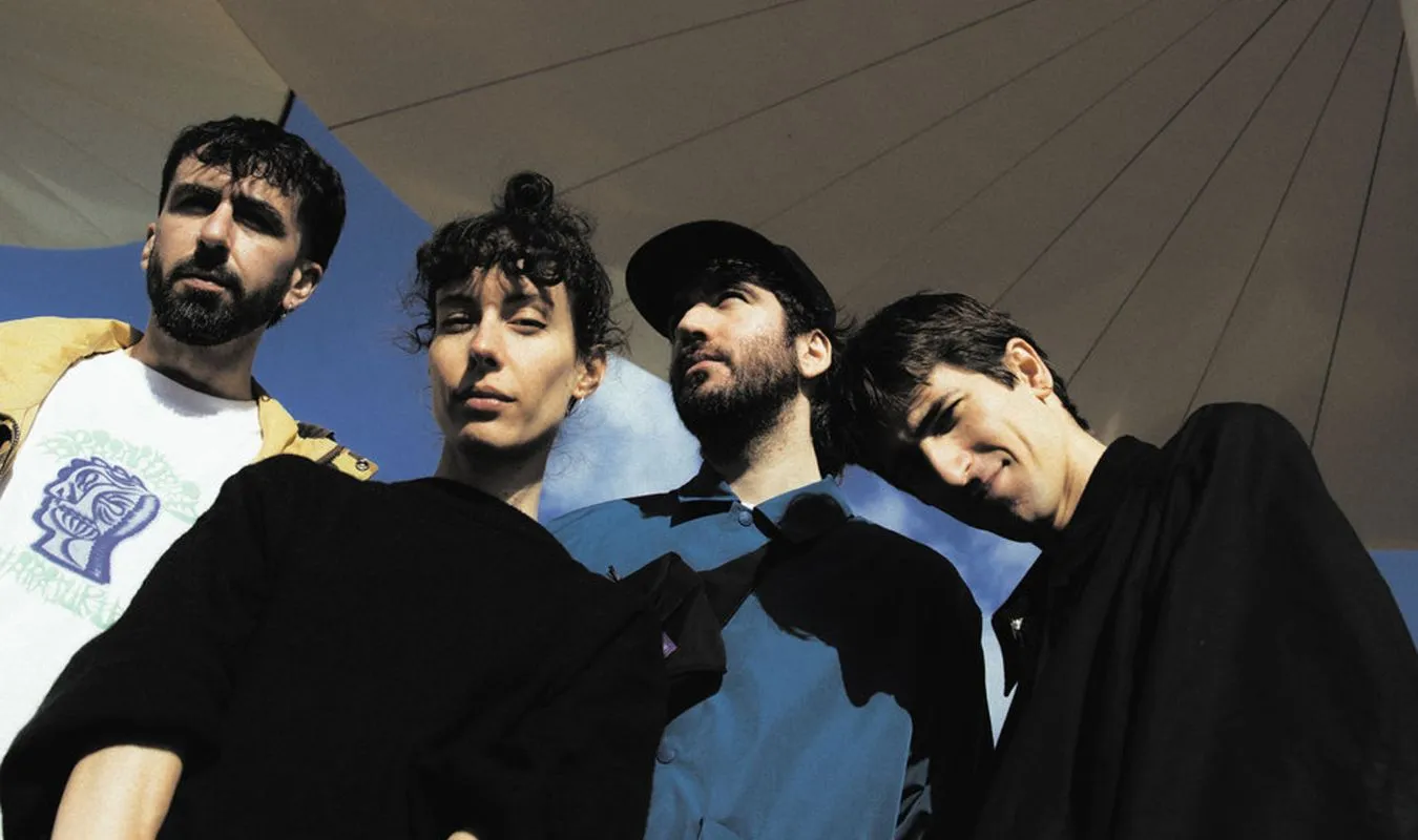 Viva Belgrado en el tributo a Triángulo de Amor Bizarro 2 Viva Belgrado en el tributo a Triángulo de Amor Bizarro