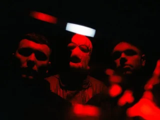 Kneecap anuncian su nuevo álbum, Fenian 3 Kneecap anuncian su nuevo álbum, Fenian