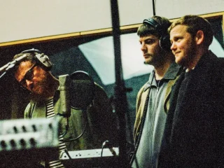 Damon Albarn, Fontaines DC y Kae Tempest se unen en Flags 3 Damon Albarn, Fontaines DC y Kae Tempest se unen en Flags