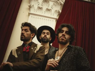 Siloé canta a su otra mitad en "Búfalo" 4 Siloé canta a su otra mitad en "Búfalo"