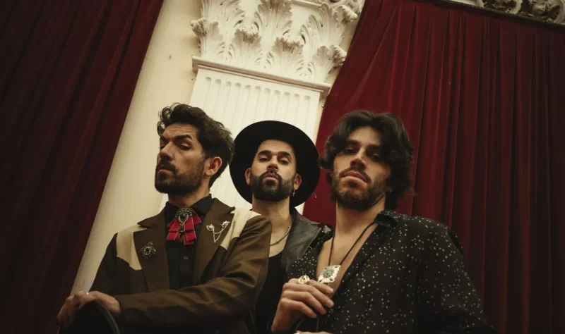 4 Siloé canta a su otra mitad en "Búfalo"