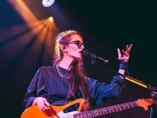 Vega estrena Unconditional 9 Vega estrena Unconditional